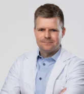 Dr. Héja Máté